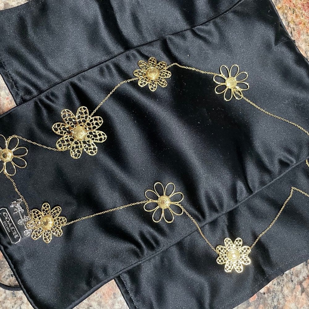 Coach flower necklace